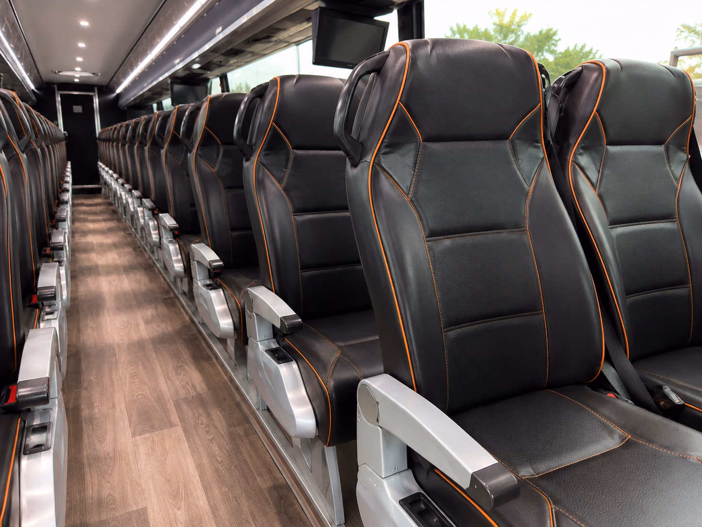shuttle your guests between downtown hotels and the von braun center